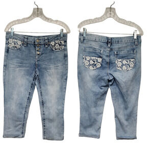 Rue 21 Blue Denim Lace Accent Capri Size 7/8
